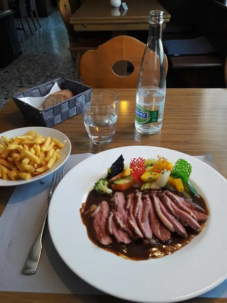 Menü_Hôtel-Restaurant du Chasseur_Enges_Bild_5