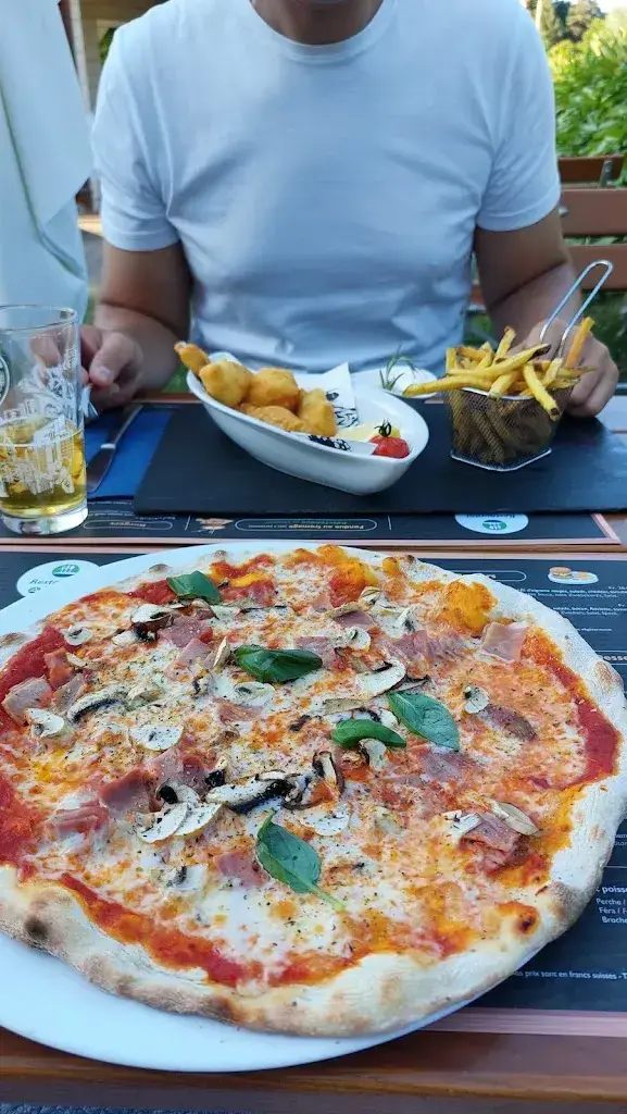 Alexandra P_Restaurant Camping des Pêches_Le Landeron_avis