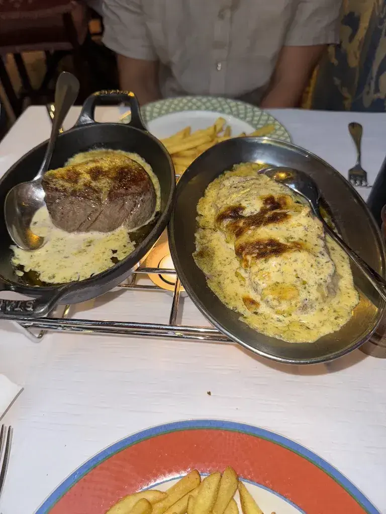 Taylor C_King's Cave_Zürich_review