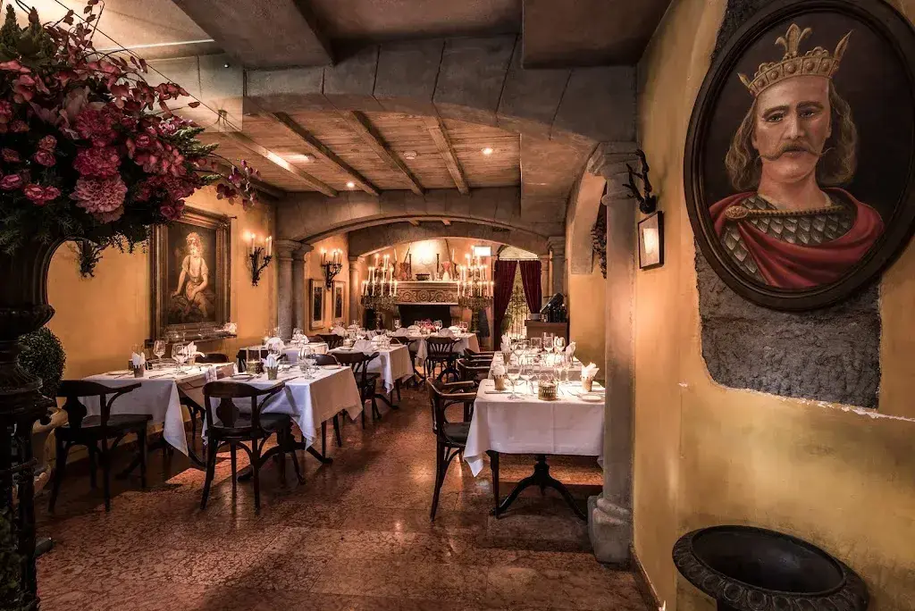 King's Cave_Zürich_slider_image_1