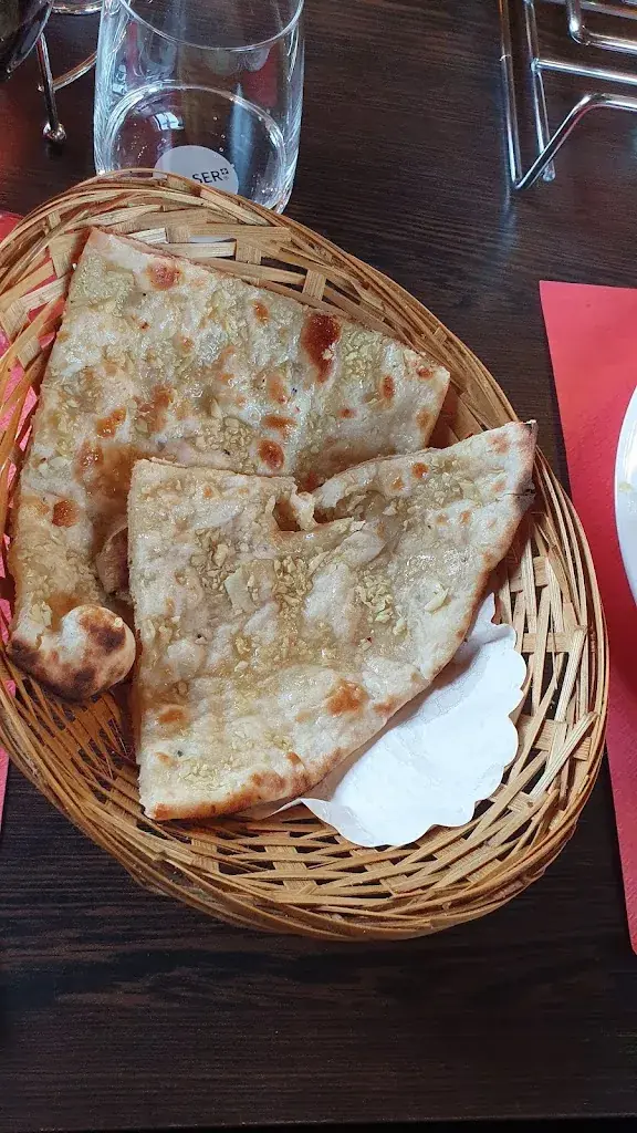 Micky_Bombay Delice_Gampelen_avis