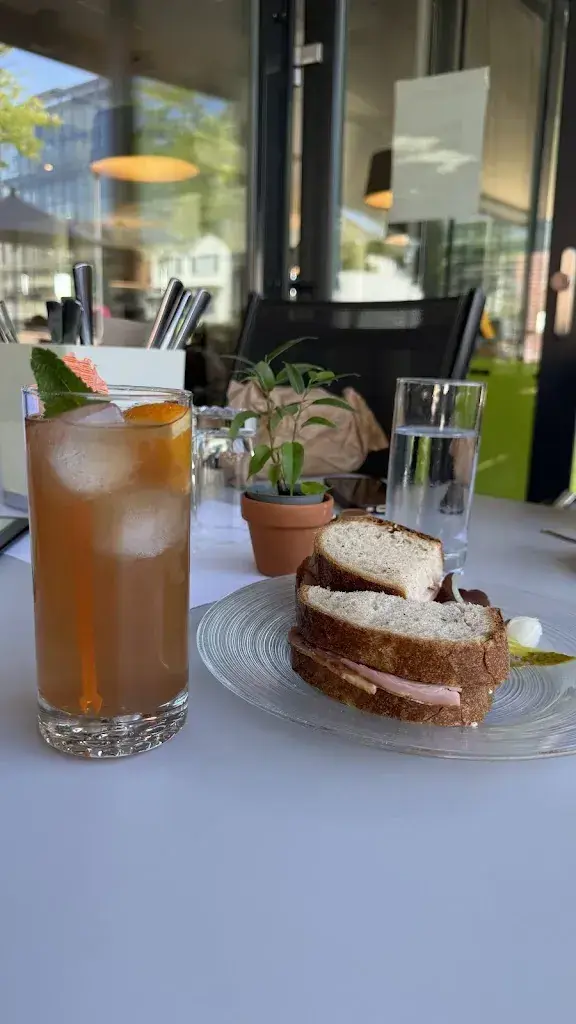 Anne-Marie B._Restaurant Ambiance_Täuffelen_review