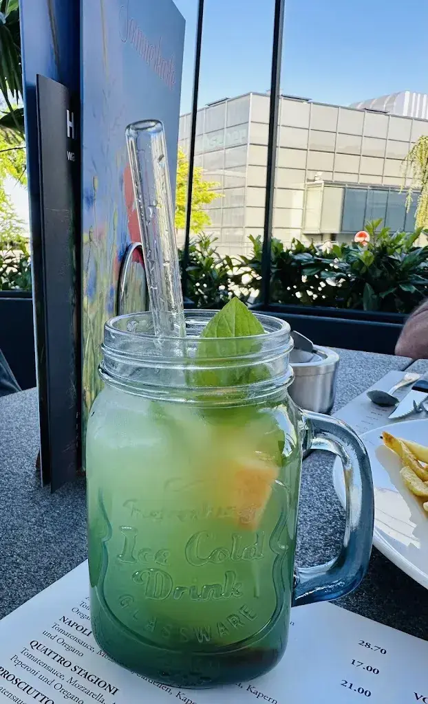 Dina Hassouneh_Restaurant Pizzeria Zentrum_Täuffelen_review