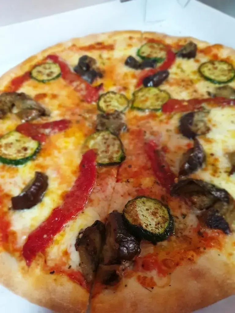 Menu_Pizza Good_Gampelen_imagen_4