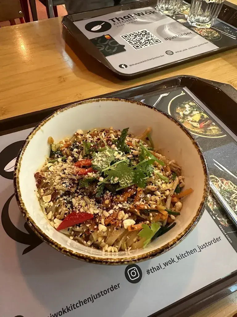 Gayathri Jaikumar_Thai Wok Kitchen Shoppyland | Thai-Food | Essen geniessen | Take Away_Urtenen-Schönbühl_review