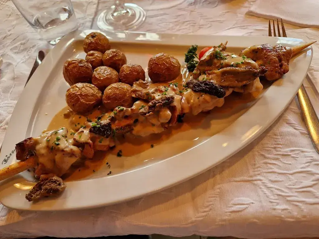 Stéphanie L_Gasthof Bären Rapperswil_Rapperswil_avis