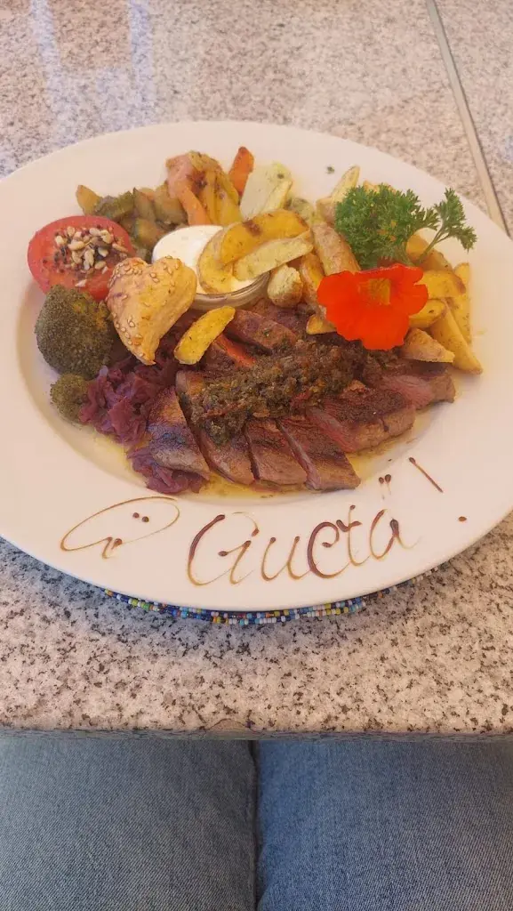 Tinu Blaser_Gasthaus Rossberg_Oberwil im Simmental_review