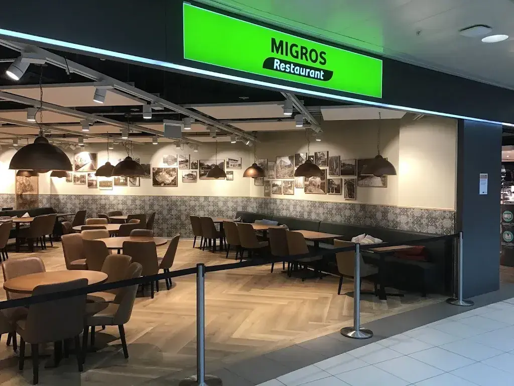 Olivier Vermeulen_Migros-Restaurant - Schönbühl - Moosbühl_Moosseedorf_avis