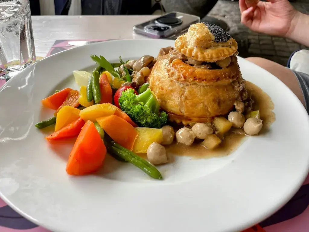 Aliza Brown_Zunfthausrestaurant Pfistern_Luzern_avis