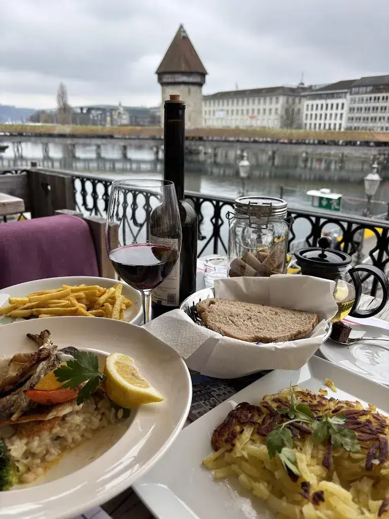 Mariana Guerra Coelho_Zunfthausrestaurant Pfistern_Luzern_avis