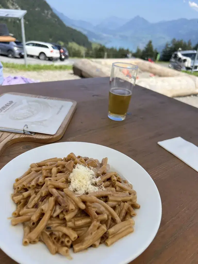 Simone Ginnetti_Fluonalp Alpkäserei und Beizli_Giswil_review