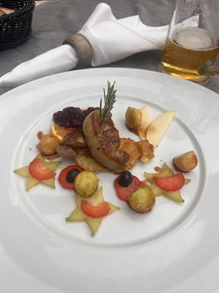 Marlon Lin_Bergwirtschaft zur Alpgschwänd_Hergiswil_reseña