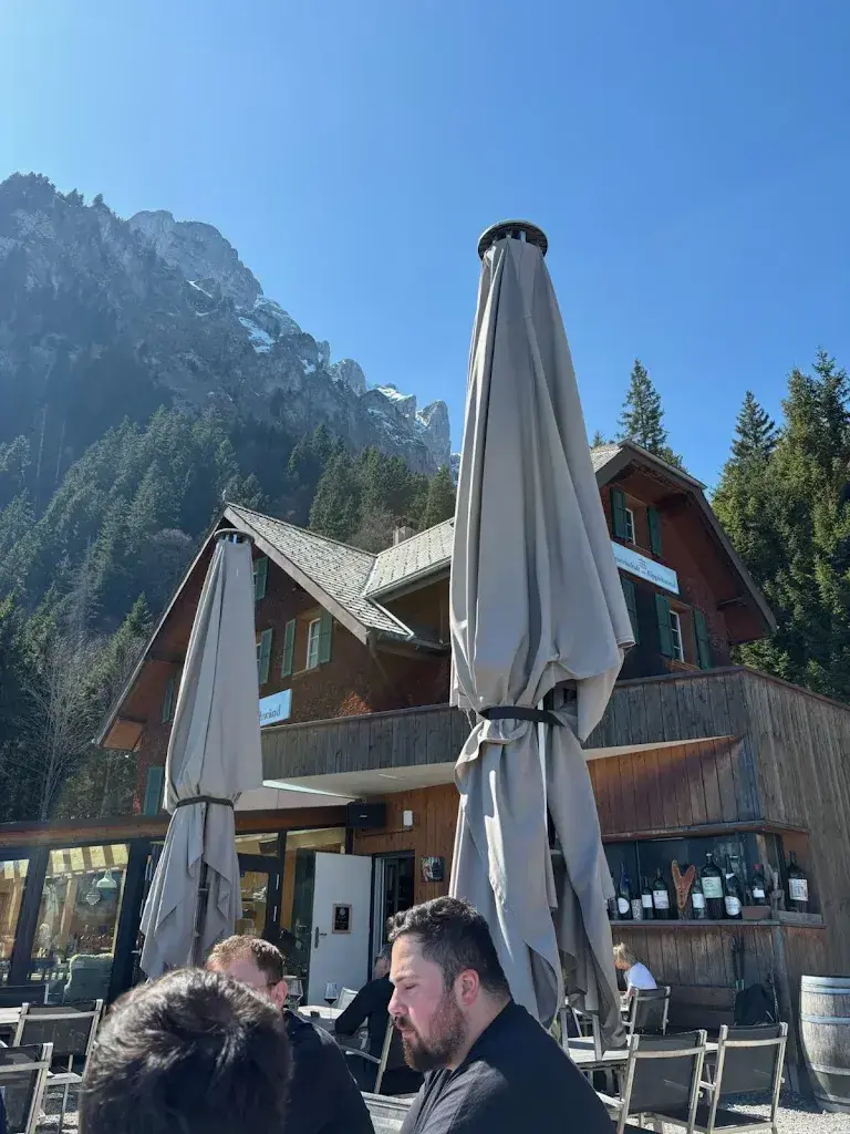 Patrick D_Bergwirtschaft zur Alpgschwänd_Hergiswil_reseña