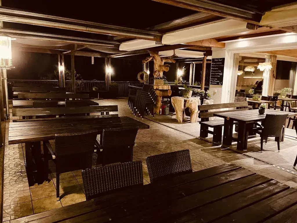 Niladri Sen_Edith's Alpenrösli_Giswil_avis