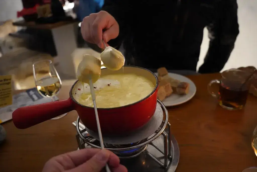 Amanda Weilenmann_Fondue Igloo Engstligenalp_Adelboden_review