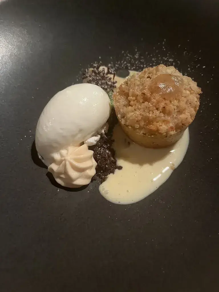 Benji Monti_Hohliebestübli_Adelboden_review