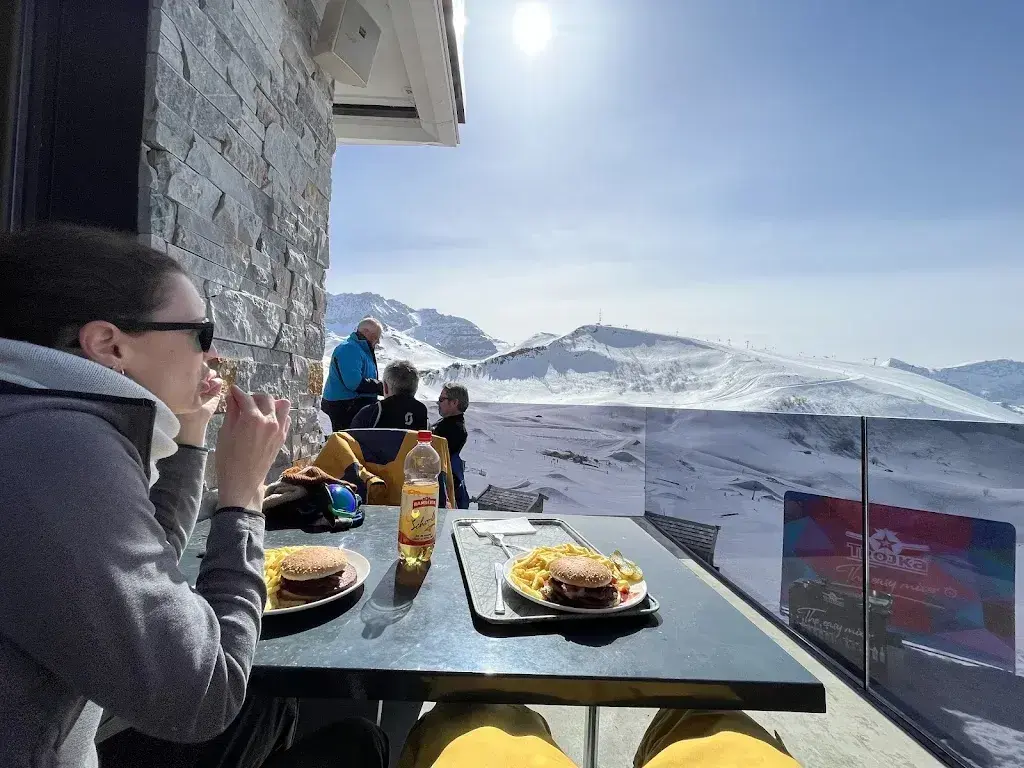 Alexandre Roty_Berghotel Hahnenmoos_Adelboden_review