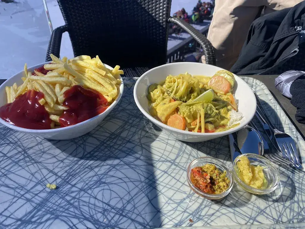 Amanda Weilenmann_Berghotel Hahnenmoos_Adelboden_review