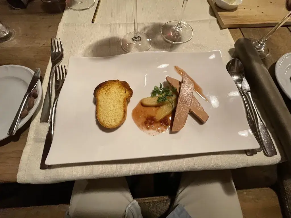 L M_Gasthaus Bären_Reichenbach im Kandertal_avis