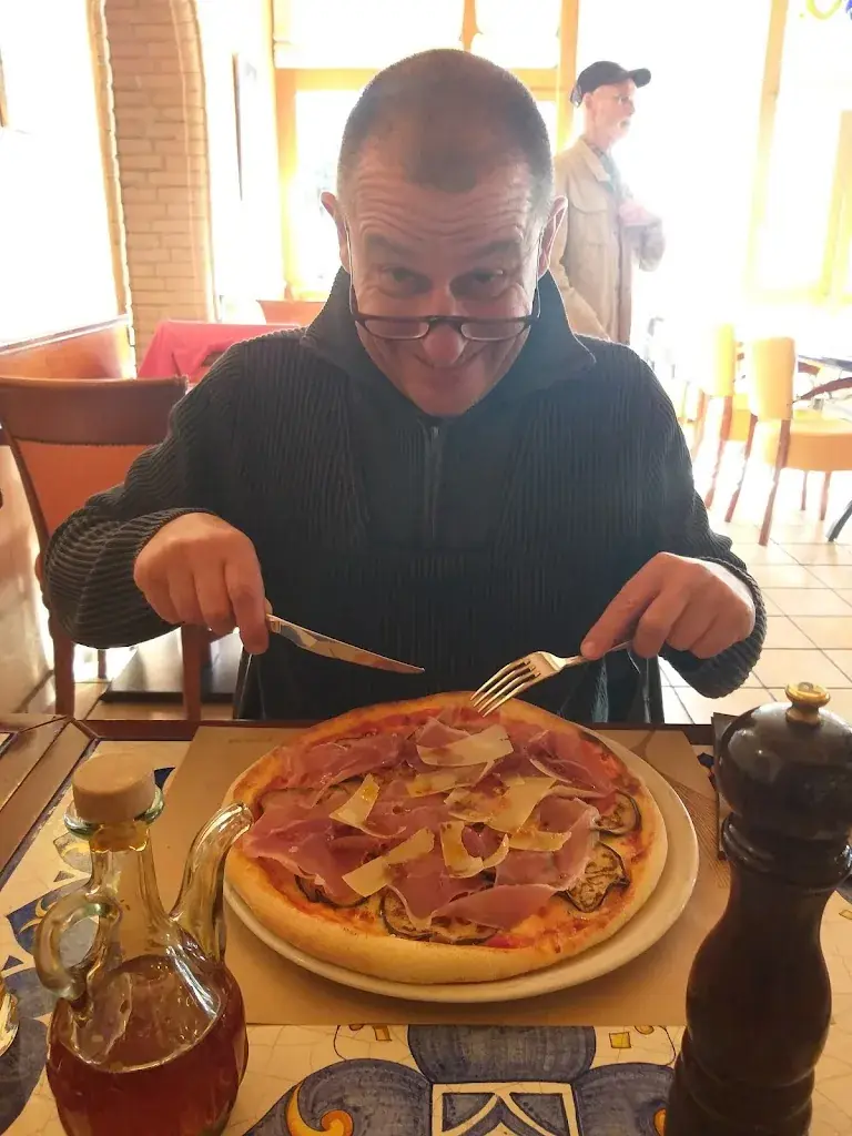 Menu_Pizzeria-Hotel Lötschberg_Spiez_image_6