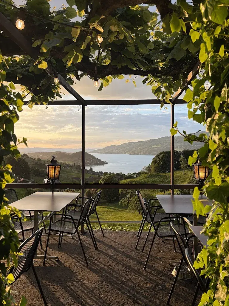 Callen Hamilton_Restaurant Kreuz_Krattigen_review