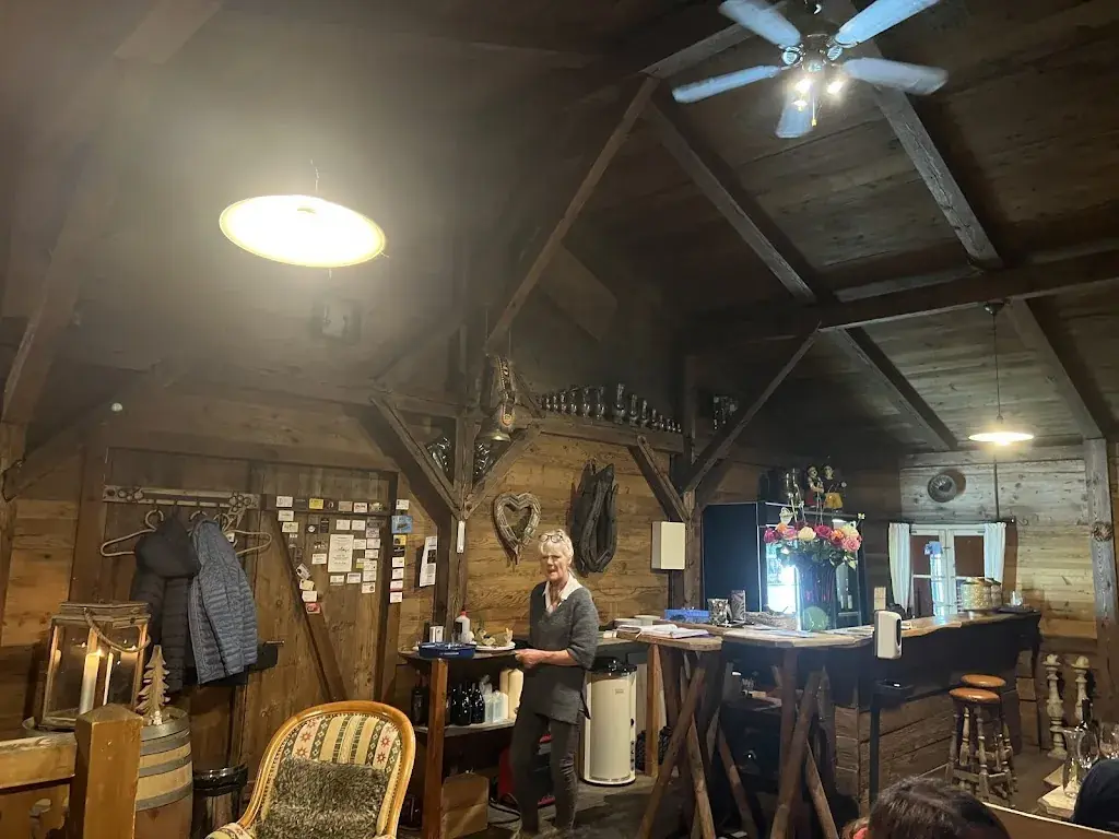 Mina Makram_Restaurant Bar Tannuheim_Leukerbad_review