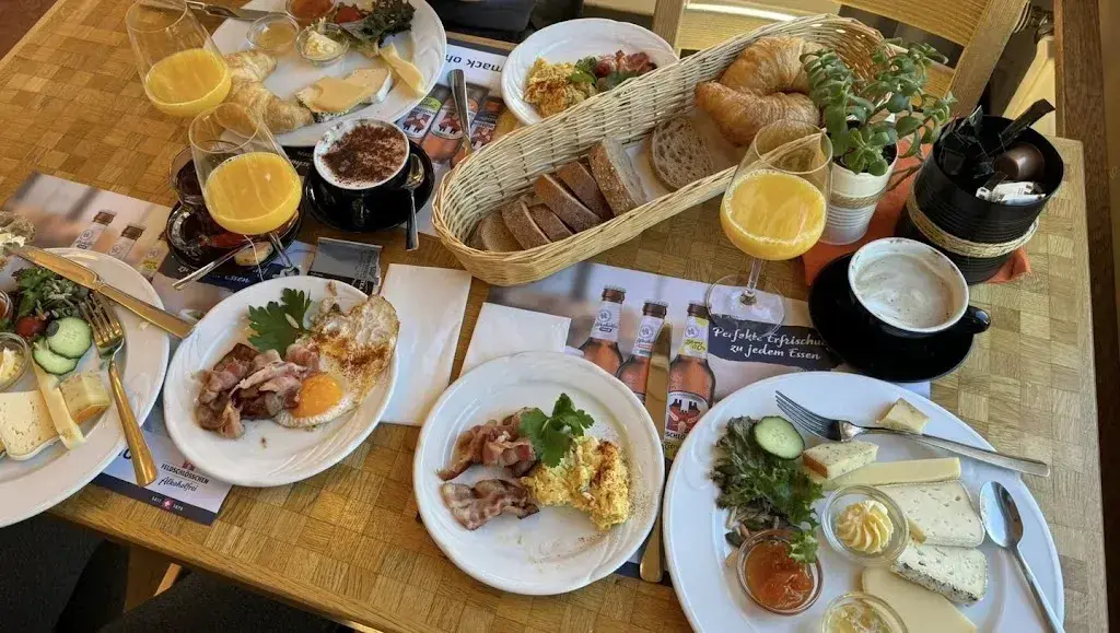 Julia Fishkova_Bäretatze Kafi & meh_Aeschi bei Spiez_review