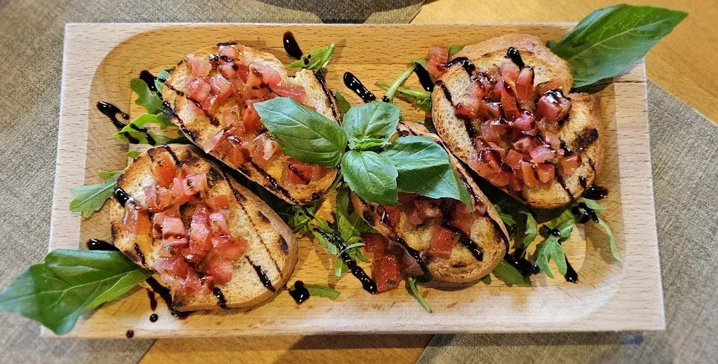 Sierra Romero_Ristorante Pizzeria Bellavista_Spiez_avis