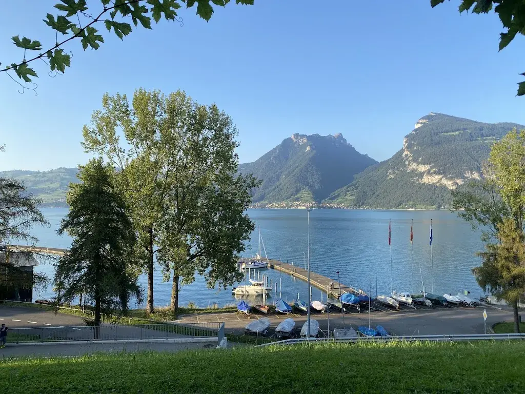 Selcen Özdemir_Restaurant Möve_Faulensee_avis