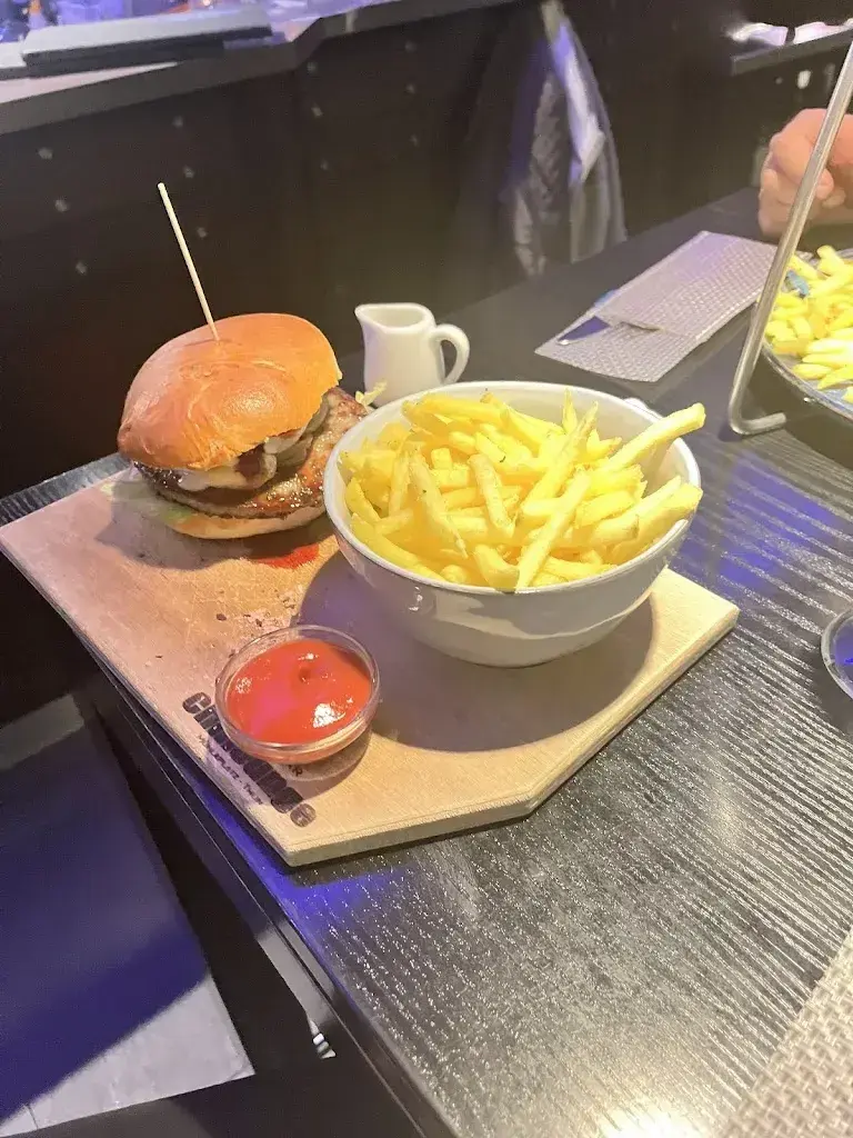 Lina Cyprus lifestyle_Chillounge GmbH_Thun_avis