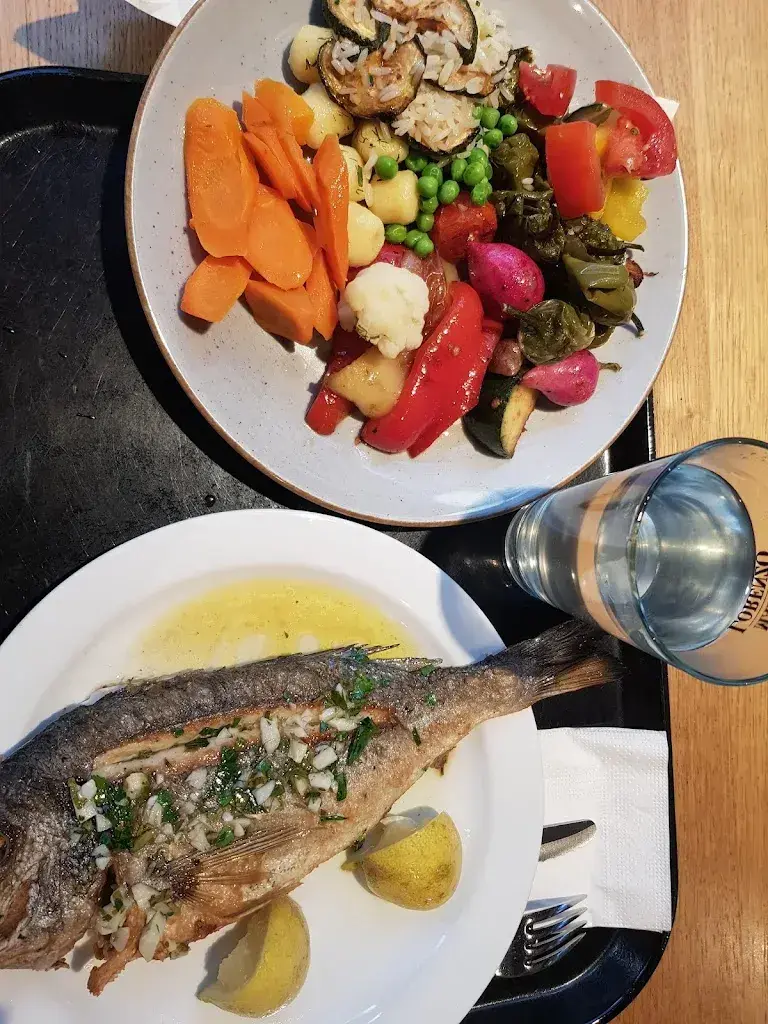 Jian Wang_Coop Restaurant Thun Strättligen Markt_Thun_avis