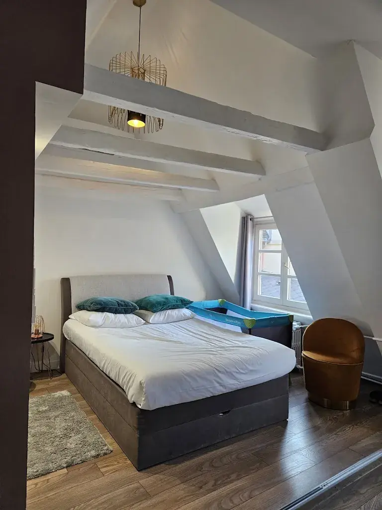 Ava Streater_Hotel / Restaurant Spedition_Thun_avis