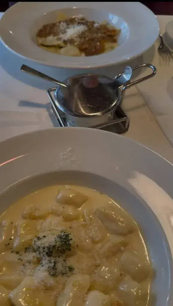 Meagan Foster_West-End_Interlaken_reseña