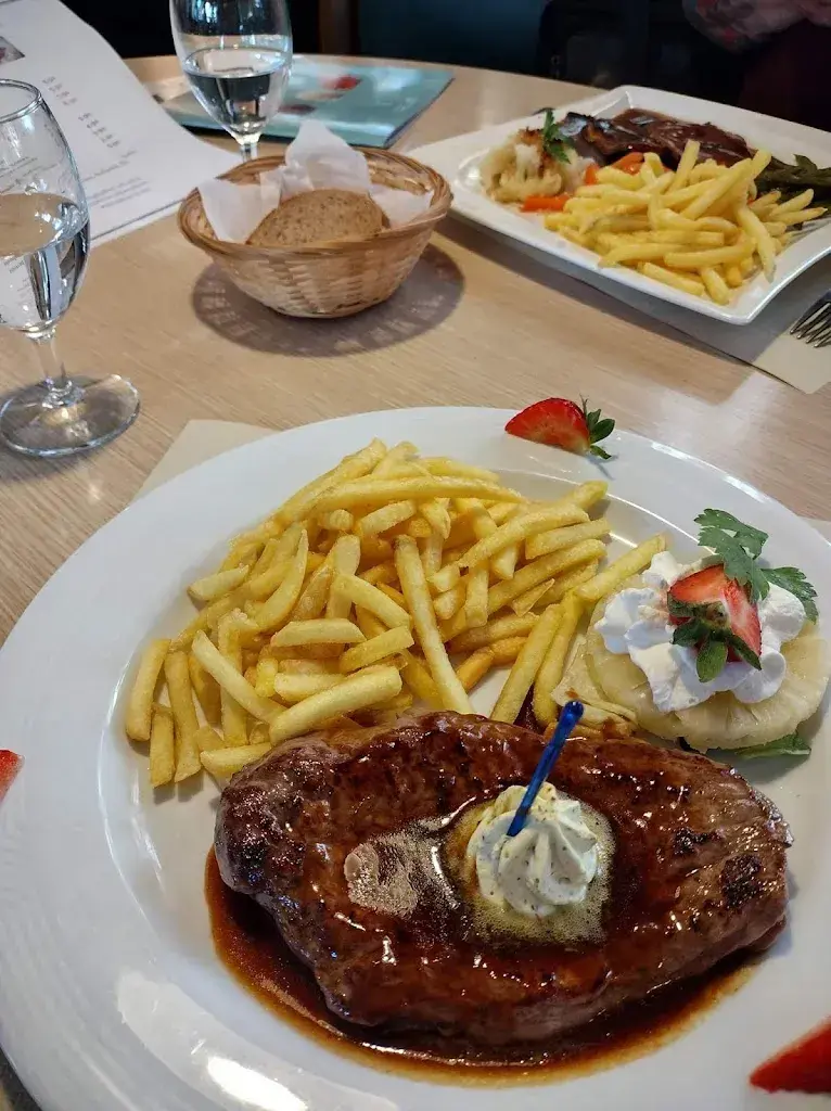 Santos Perez_Restaurant Bijou_Seftigen_avis