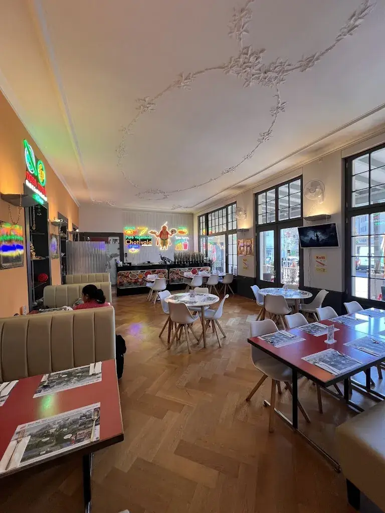 Praveen Bn_Pure Vegetarian Chotivala (Unlimited Thali)_Interlaken_review