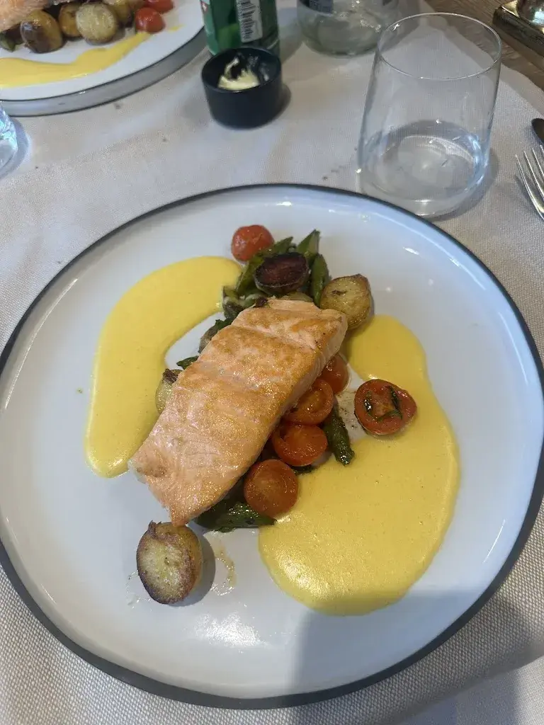 Amber Bytheway_Grand Café Restaurant Schuh_Interlaken_avis