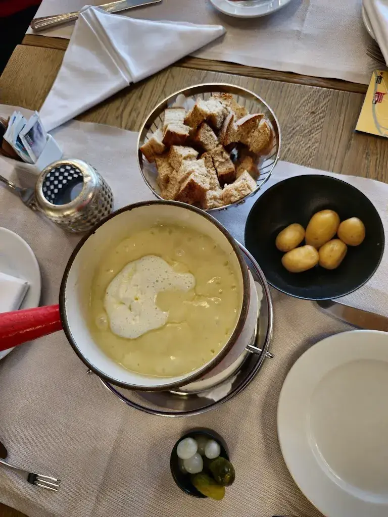 Sky suke_Grand Café Restaurant Schuh_Interlaken_avis