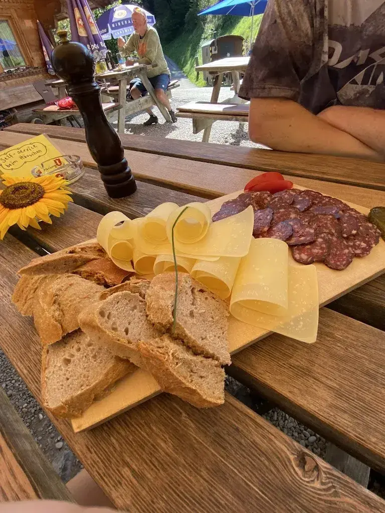 Menu_Parkplatz Rest. Hängebrücke (Rest. ennet dem Bach zu Fuss 180 m)_Frutigen_image_4