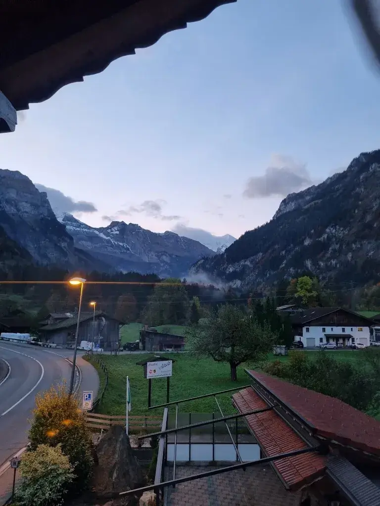 Bernat Pujadas Bartés_Gasthof Altels GmbH_Kandergrund_review