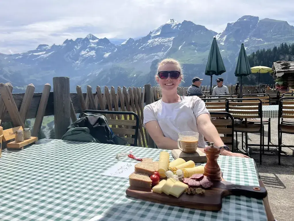 Andrew Jones_Restaurant Allmenalp (Allmenbeizli)_Kandersteg_avis