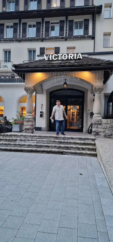 Frazer Langford (Motorbikeway)_Restaurant Ritter_Kandersteg_review