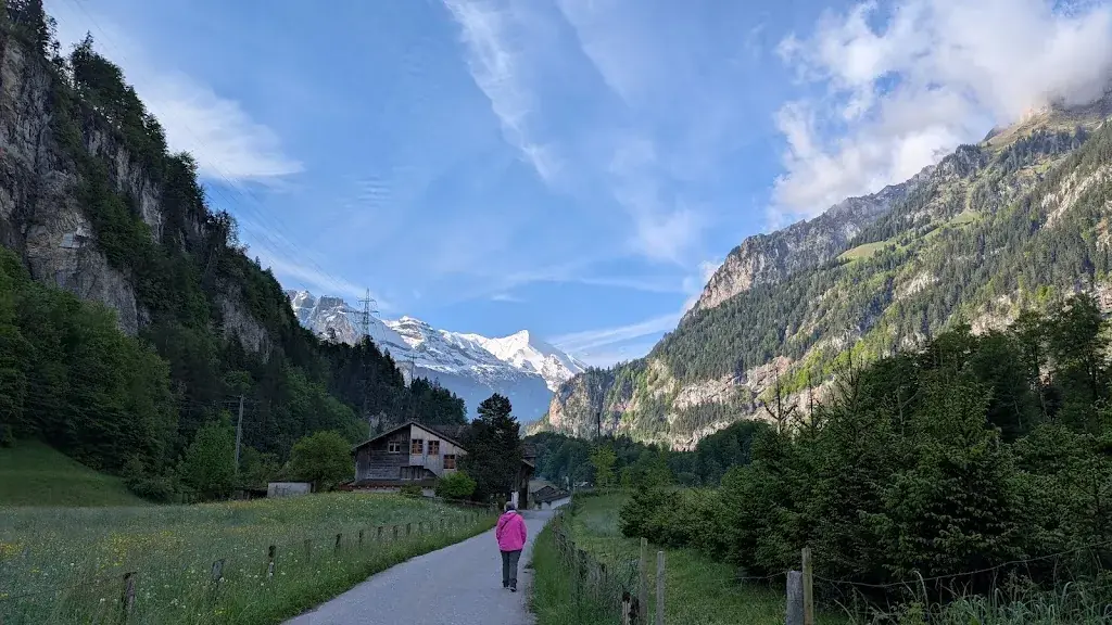 Alessandro Bianco_Felsenburg_Kandergrund_avis