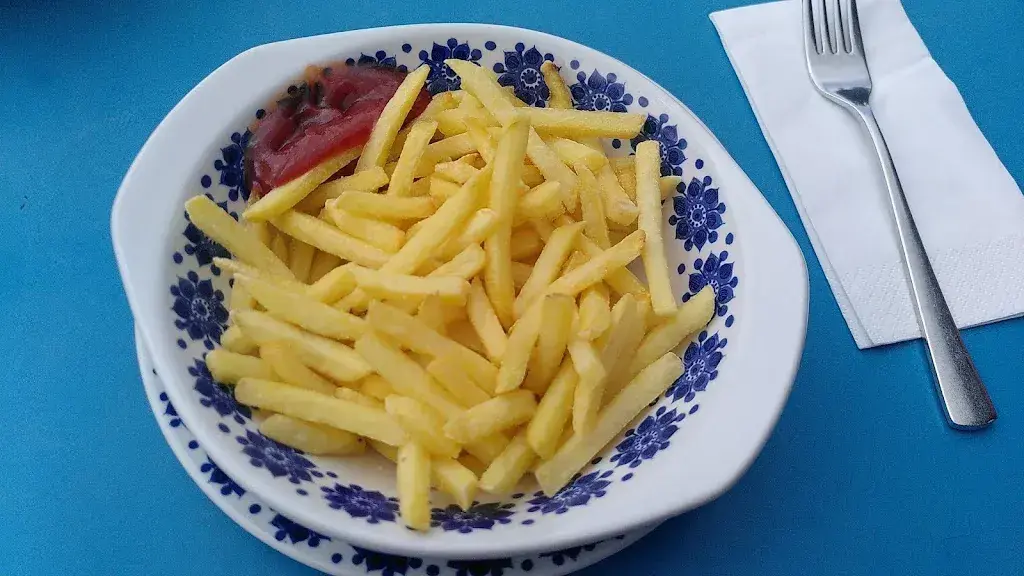 Stephanie Ilona Horvath_Restaurant Zur Sennhütte_Kandersteg_review