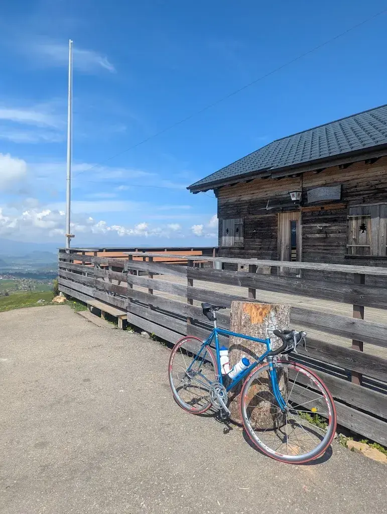 Marius Frey_Skihütte Aeschiried_Aeschiried_reseña