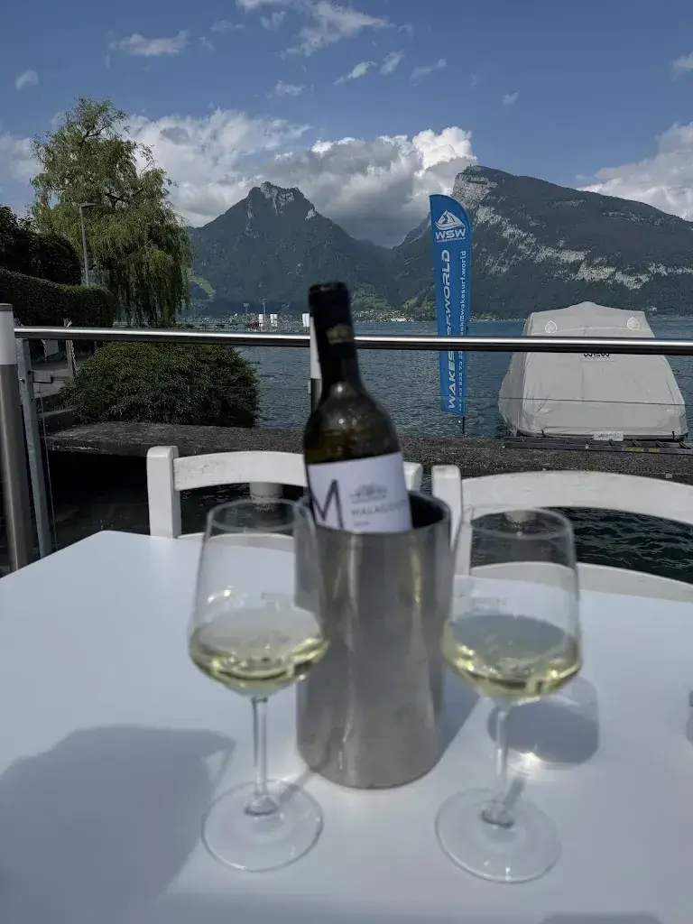 Joël Frei_Mykonos Restaurant Faulensee_Spiez_reseña