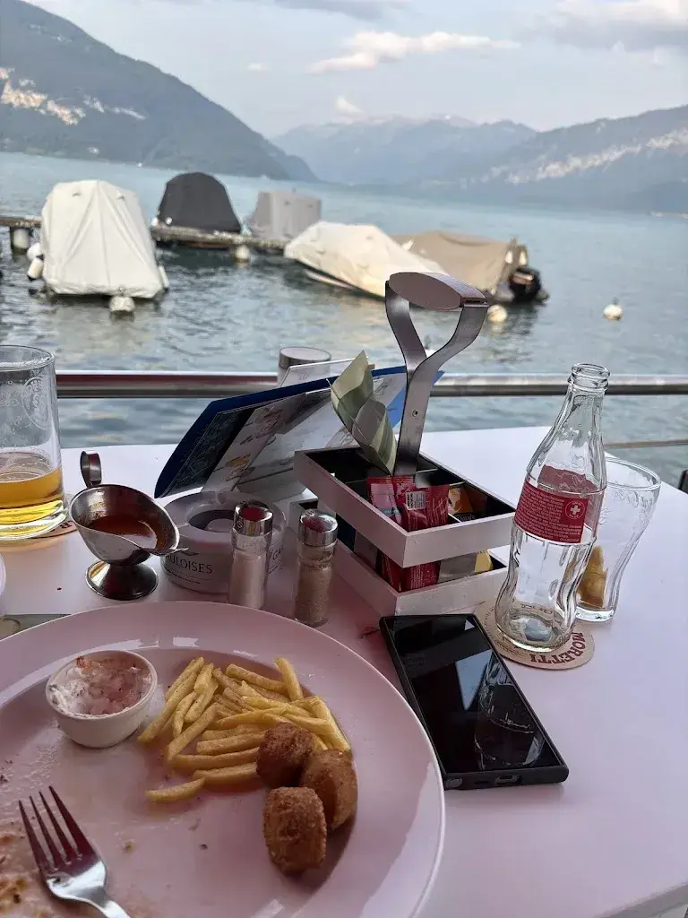 Faiz Thakur_Mykonos Restaurant Faulensee_Spiez_reseña