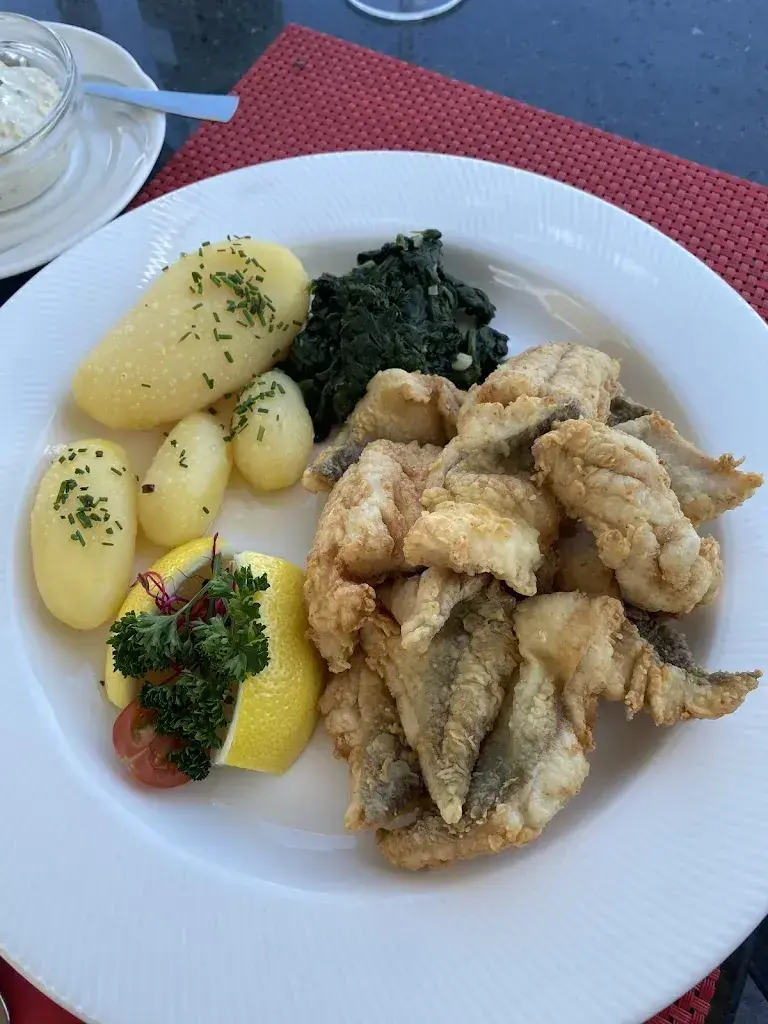 nan cao_Restaurant Hecht_Faulensee_review