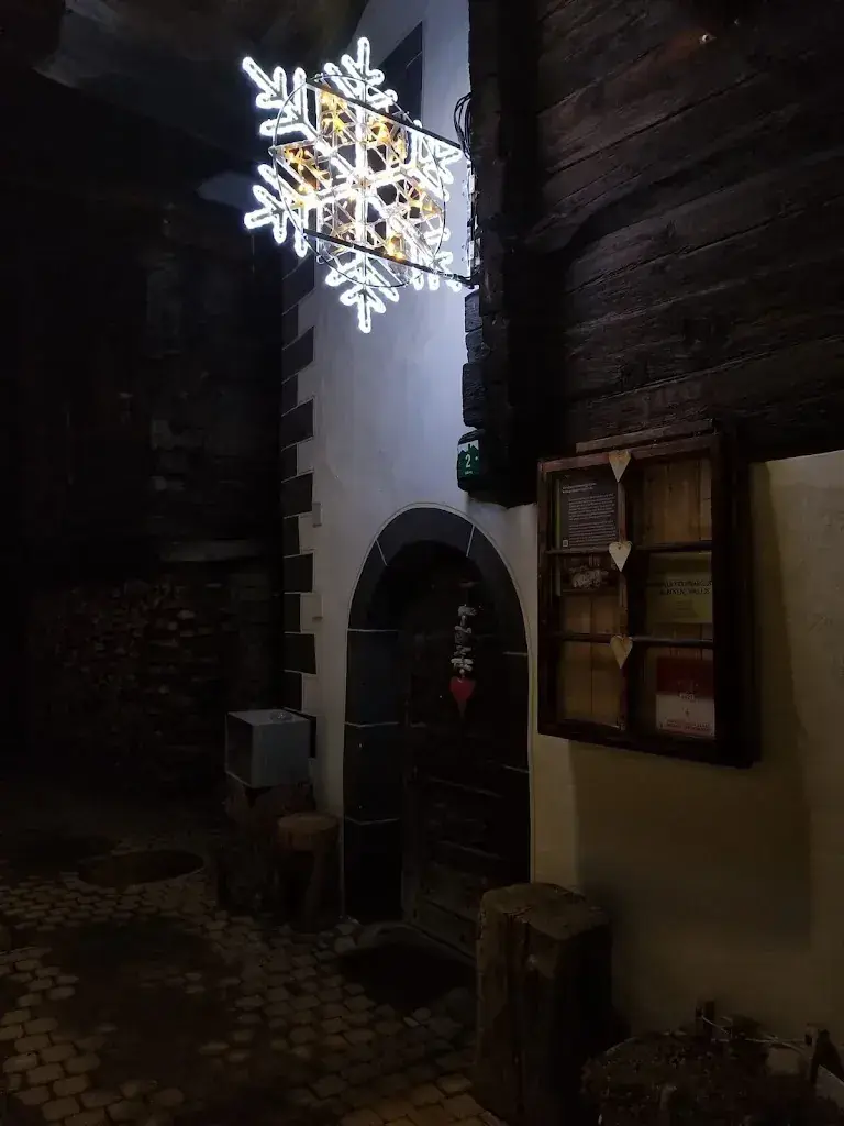 Jayadev Vijayan_Wirtshaus Godswärgjistubu_Albinen_avis