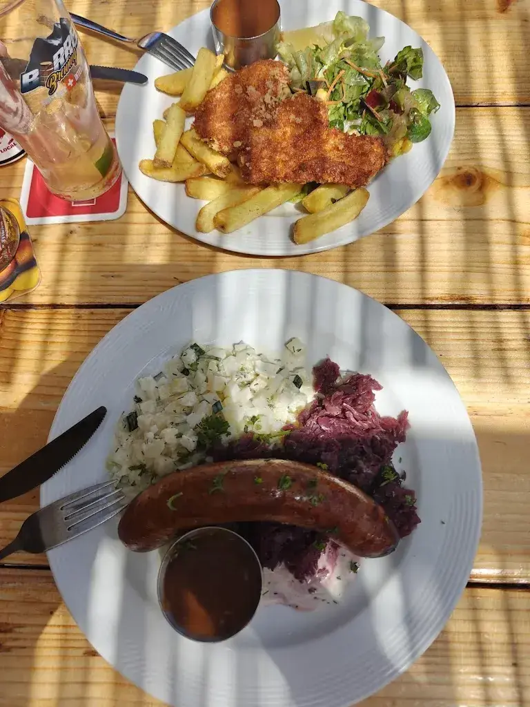 Katarzyna Cimoch_Hüsi Bierhaus_Interlaken_avis