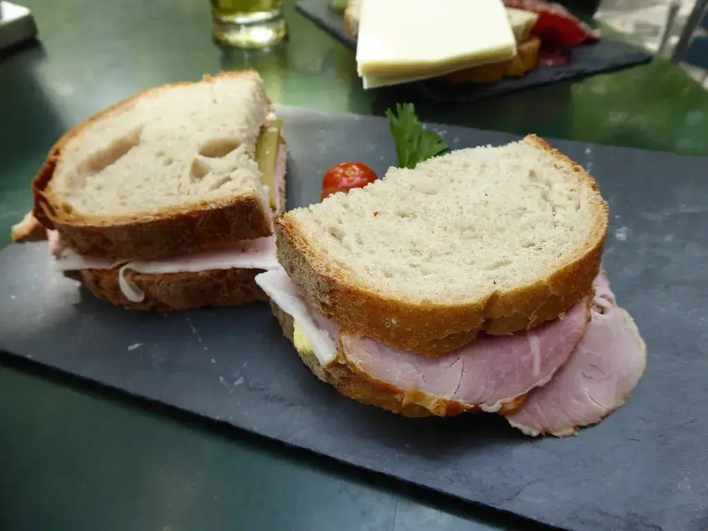 Menu_3a lounge bar restaurant_Interlaken_image_5